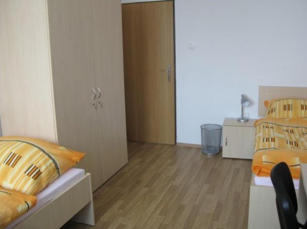 Uninova Hostel Братислава Номер фото